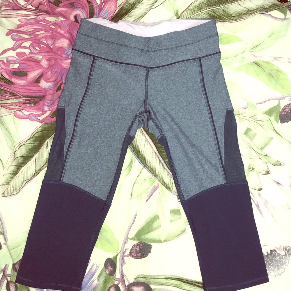 Grey/ blue/ navy mesh cropped leggings